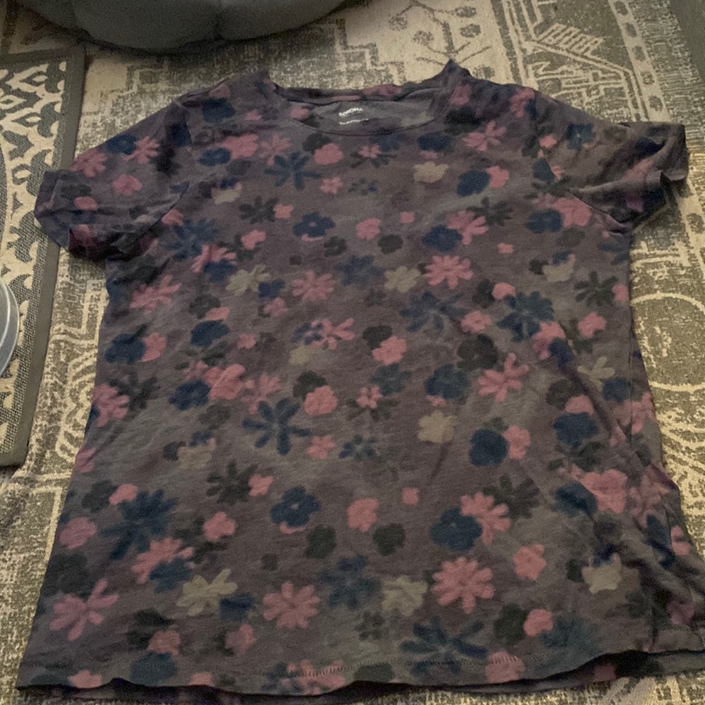 Floral pink and gray tee